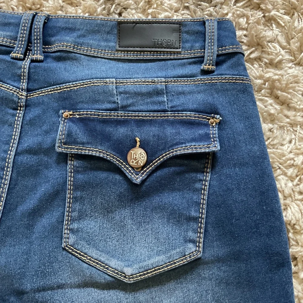 Thorn curvy fit